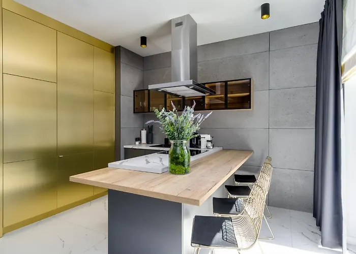 El - Izar Πόζναν